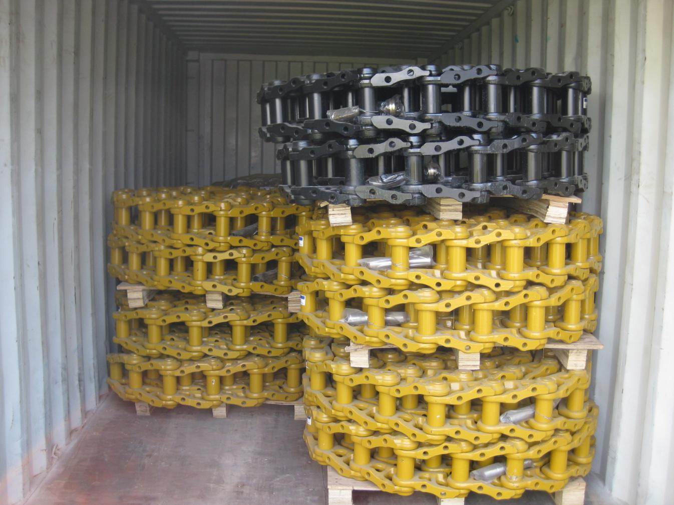 Catene cingolate Caterpillar D7G bulldozer carico container e consegna ai clienti dell'Africa